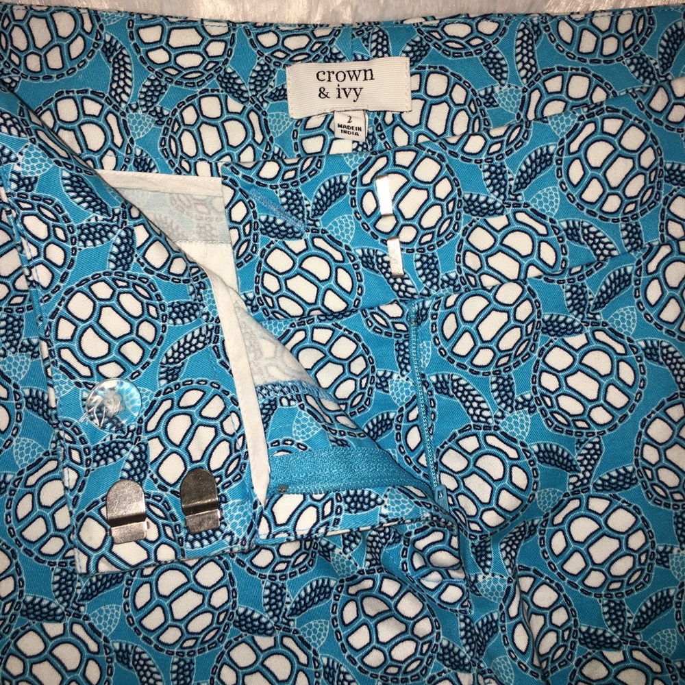 Crown & ivy scallop shorts